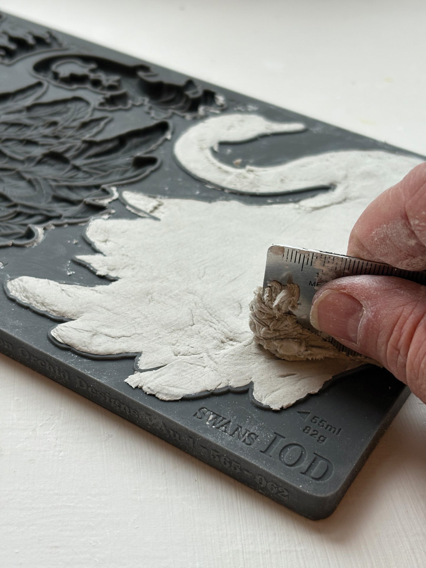 Swans — IOD Mould 6x10 Decorative Swan Mould