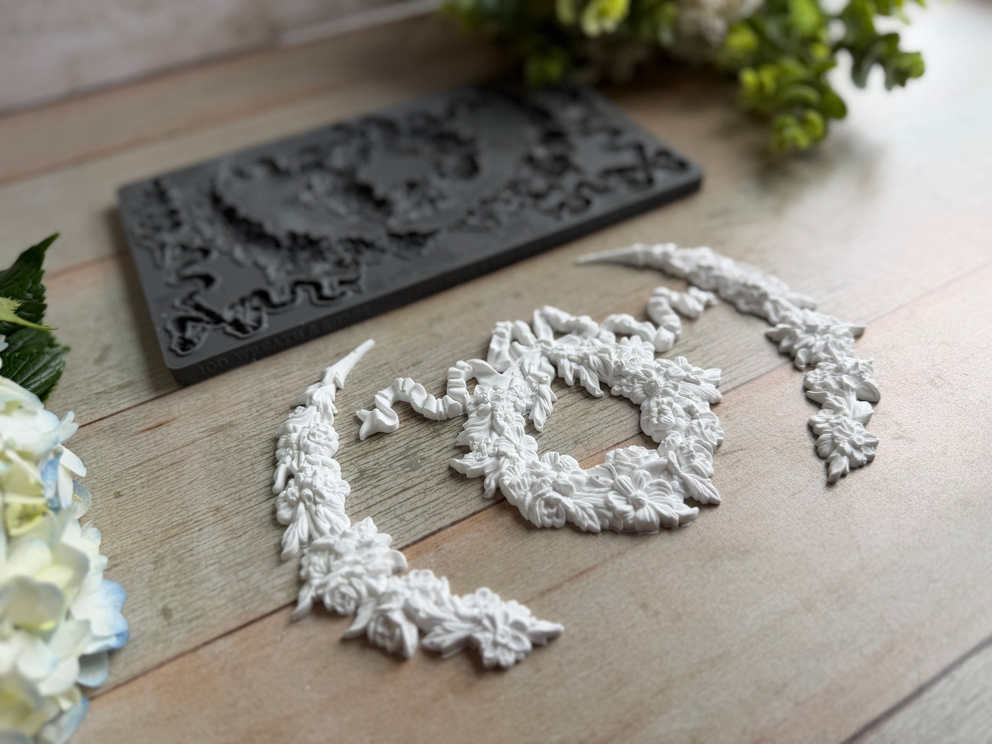 Wreath and Swags IOD Mould