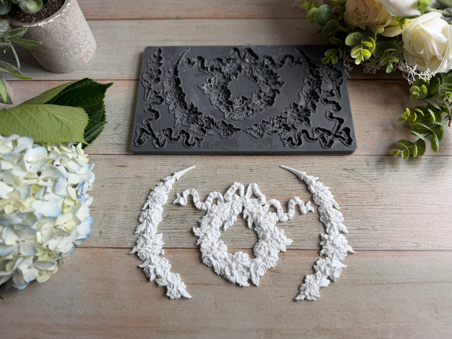 Wreath and Swags IOD Mould