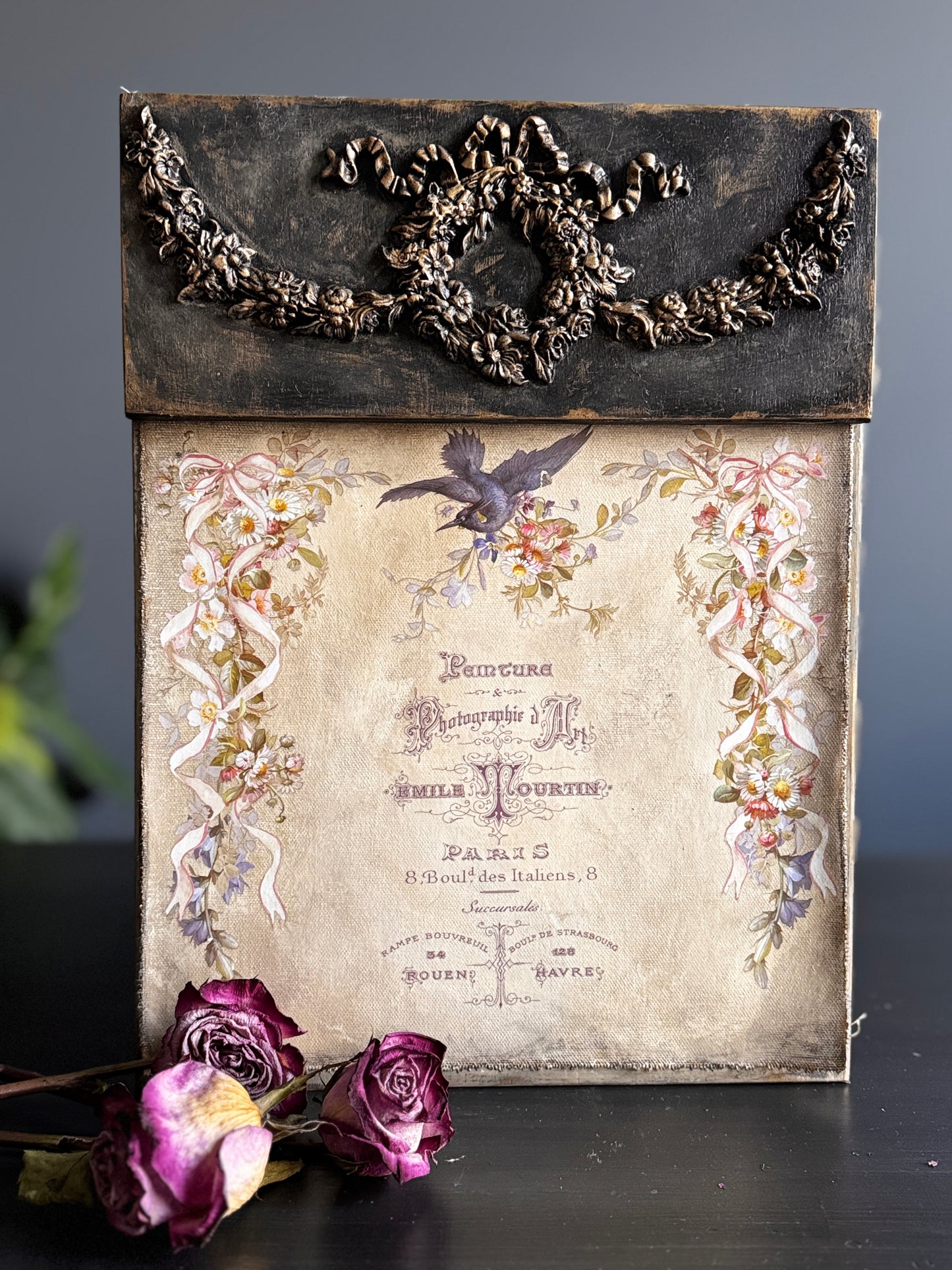 Wreath and Swags IOD Mould