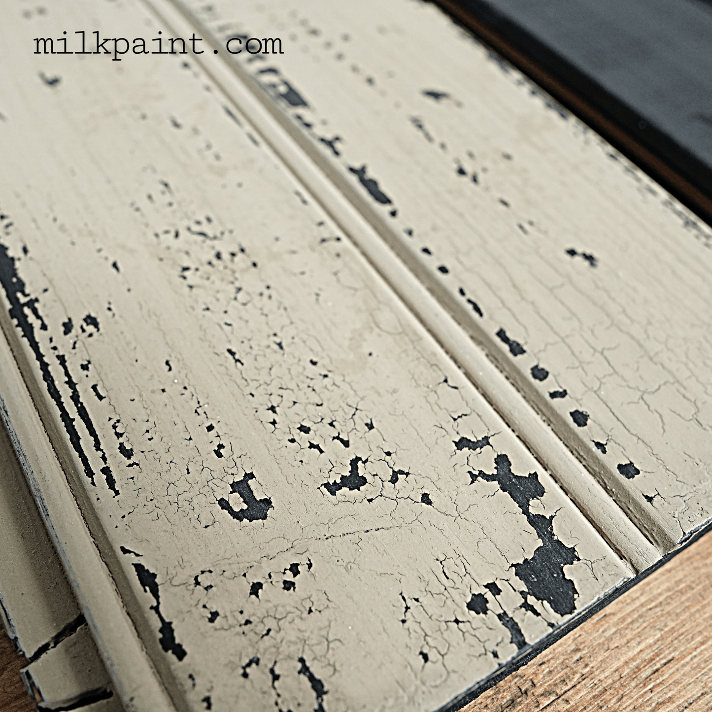 Beeswax Bar – Wax Resist for Distressing Milk Paint